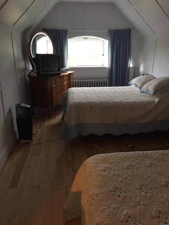 Le Petit Chateau Montebello B&B Номер фото