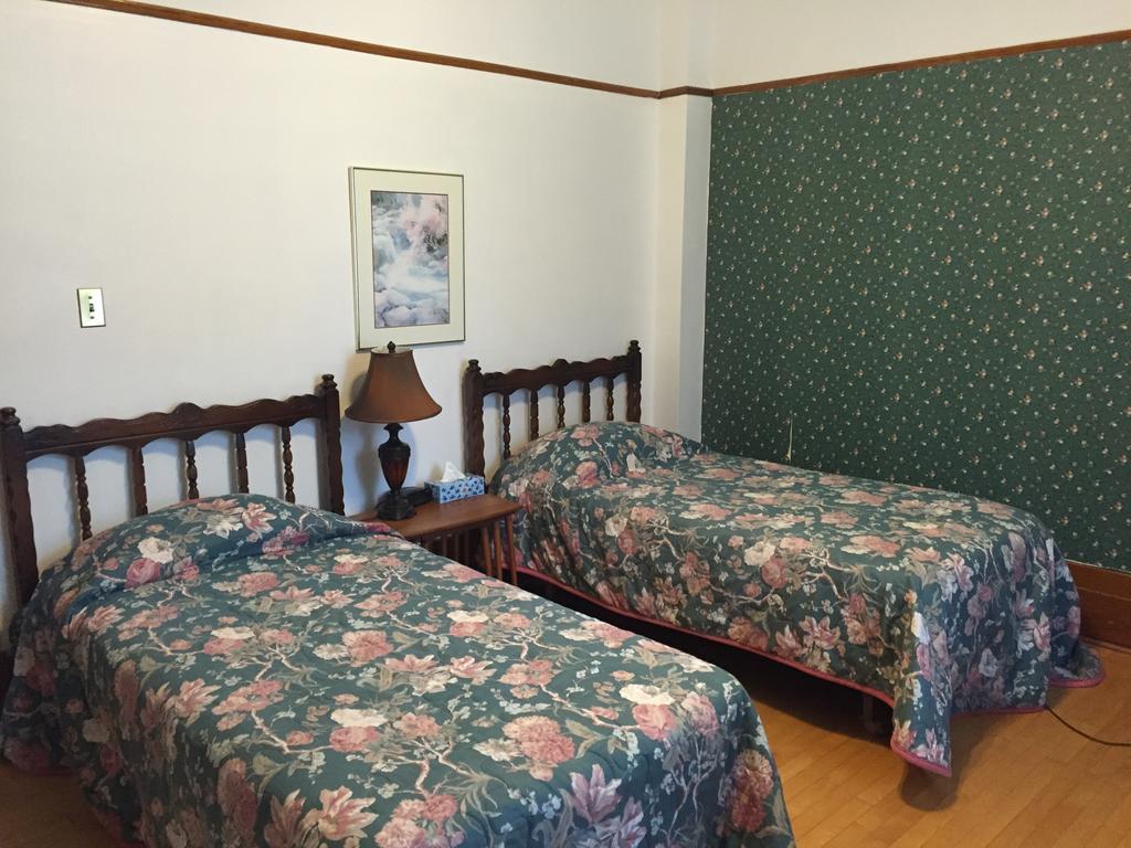 Le Petit Chateau Montebello B&B Номер фото