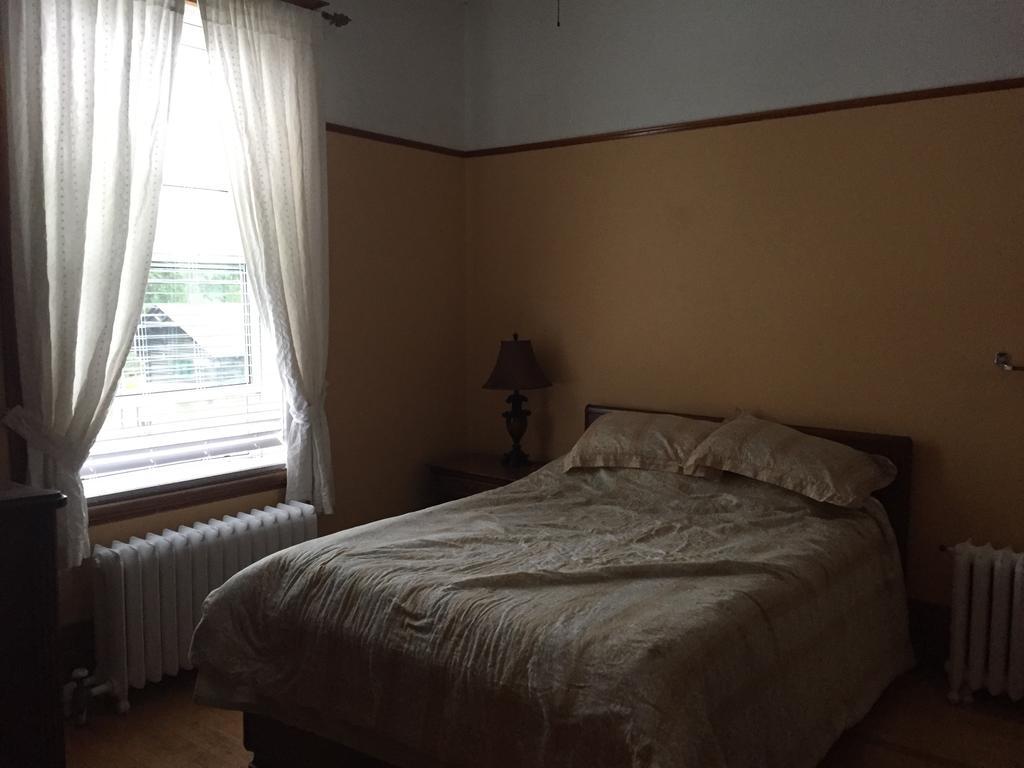 Le Petit Chateau Montebello B&B Номер фото