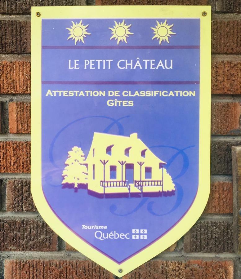 Le Petit Chateau Montebello B&B Экстерьер фото