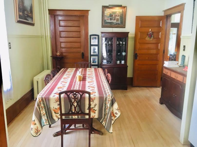 Le Petit Chateau Montebello B&B Экстерьер фото