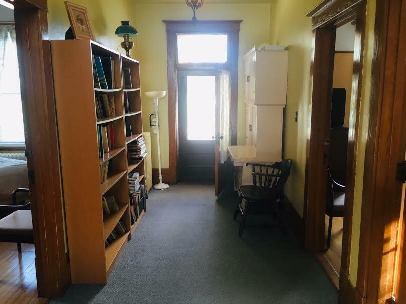 Le Petit Chateau Montebello B&B Экстерьер фото
